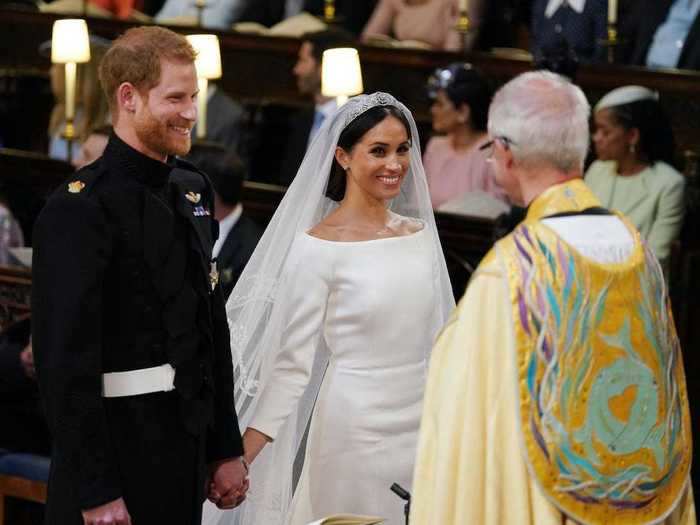 3. The dress had only six "meticulously placed seams" so that it would sit effortlessly on Markle