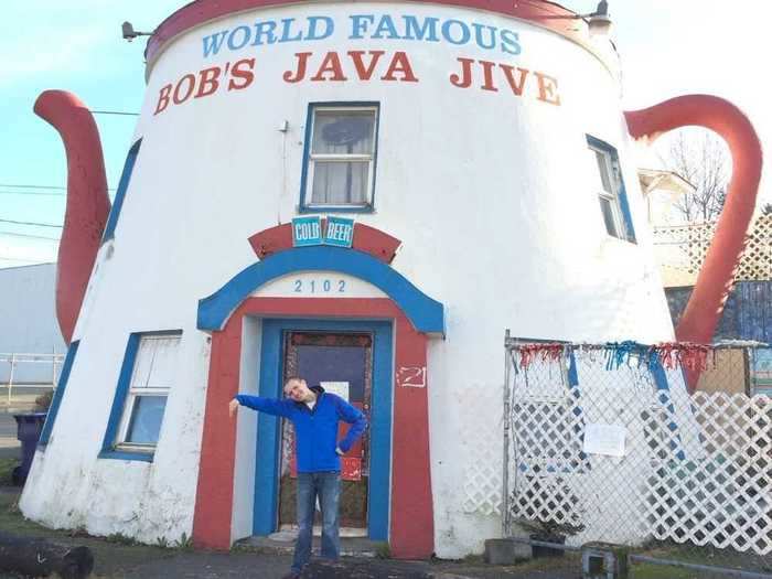 WASHINGTON: The Giant Coffee Pot (Bob