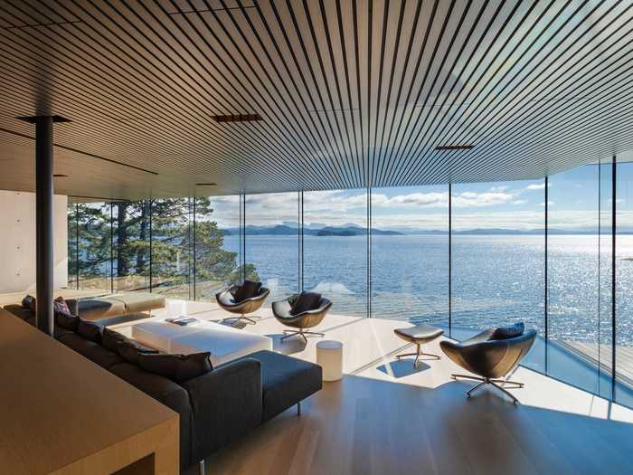 The home sits in an opening between the trees 44 feet above the Pacific Ocean.