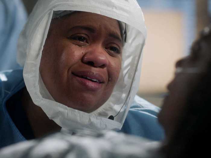 Miranda Bailey grieved the loss of her mother and nursed Meredith back to health.