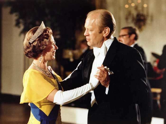 The monarch and Gerald Ford shared a dance on July 7, 1976.