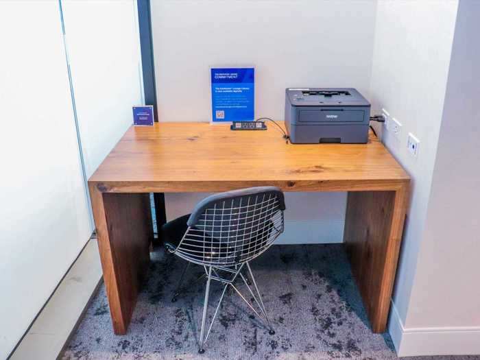 A small business center complete with outlets and a printer is also available for business travelers passing through the lounge.