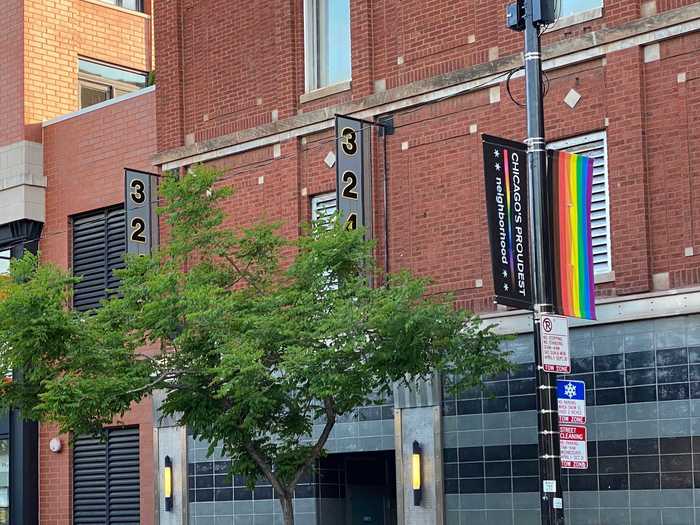 Midwesterners make their pride for their cities clear on signs and branding throughout the streets - New Yorkers don