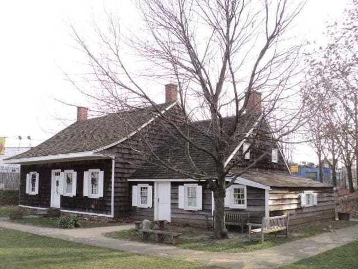 NEW YORK: Wyckoff Farmhouse Museum in Brooklyn