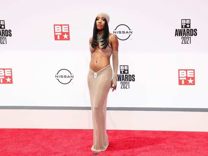 Sevyn Streeter walked the red carpet in a sheer, two-piece set and matching accessories.