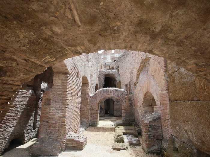 When the Colosseum was first built, the hypogea was covered by a stage made of wood. This was later destroyed, and now sunlight shines into most of the area.