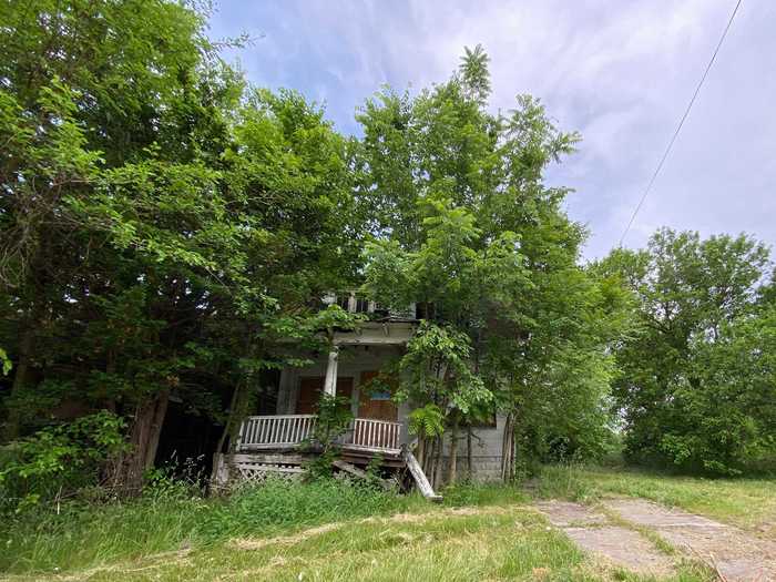 I decided to tour a few of the $1,000 homes to see what buyers can expect. The first was this property in the Little Field community.