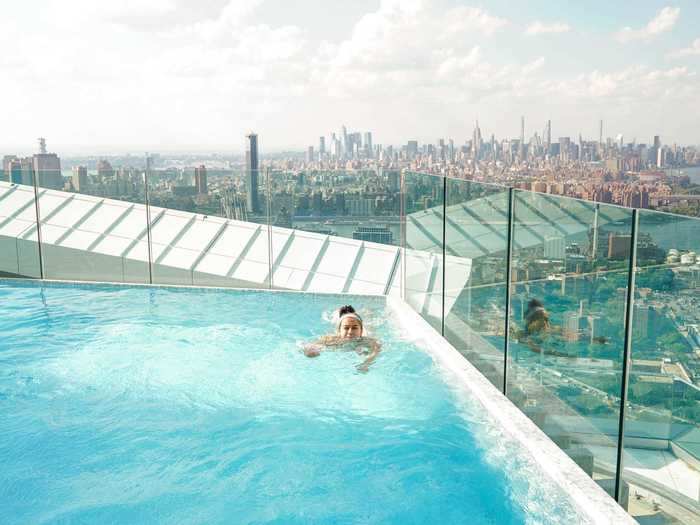 Located in Downtown Brooklyn, the pool overlooks the East River, providing picture-perfect views of the Manhattan skyline.