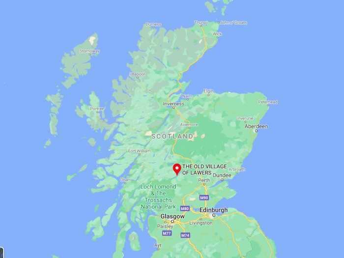 The village is located on the shores of Loch Tay in Perthshire. It