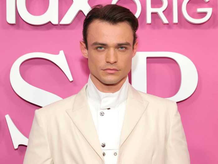 Thomas Doherty is one of the older cast members. He is 26 years old.