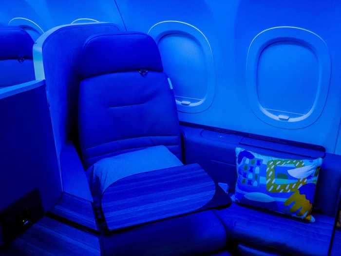 Above the cabin, mood lighting will help shape the ambiance in the cabin with a variety of settings depending on the phase of flight.