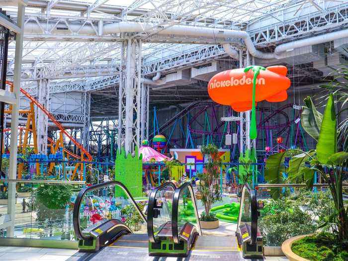 For more thrill-seeking kids, Nickelodeon Universe and DreamWorks Water Park are the two main amusement parks in the mall.