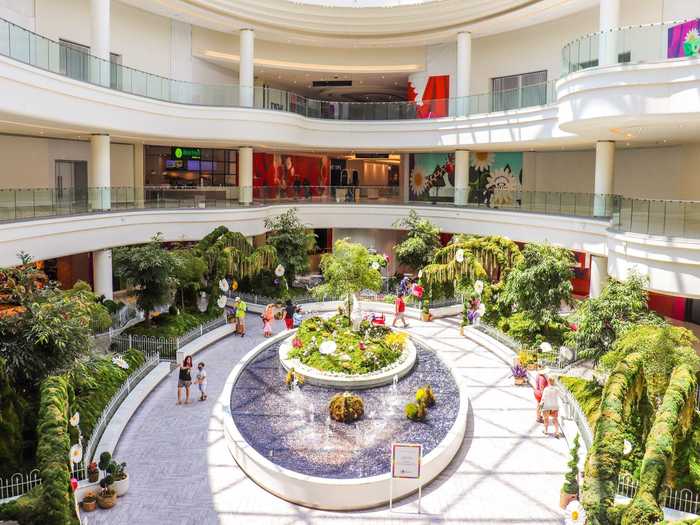 The best parts of the mall, I found, were the spaces with skylights so that natural light could come in.