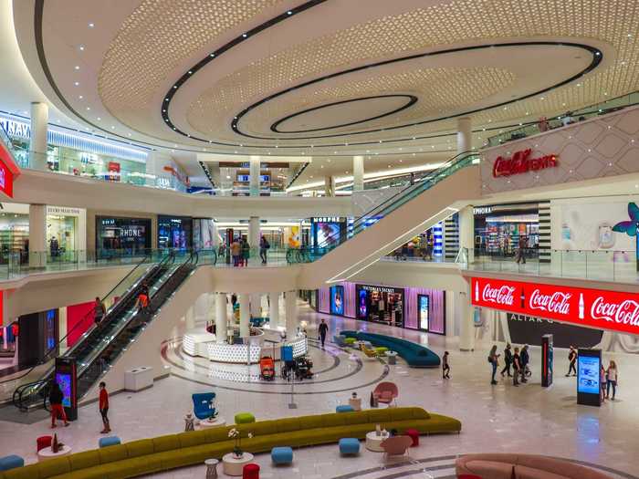 There are not a lot of windows or skylights in the main shopping areas or even the atriums.