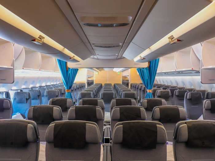 The premium economy cabin, known as SAS Plus, is then located directly behind business class, with four rows and 32 seats in total.