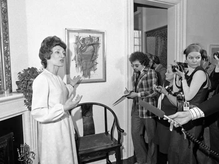 Upon moving in, second lady Joan Mondale offered a tour of the official residence to members of the press.