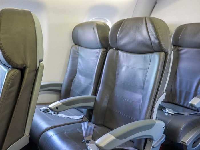 Standard legroom seats had nearly the same look as those found on JetBlue. There was one glaring omission, however, in the form of seat-back entertainment screens.