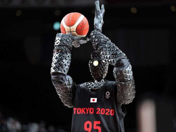 Perhaps this basketball-playing robot could help Team USA.