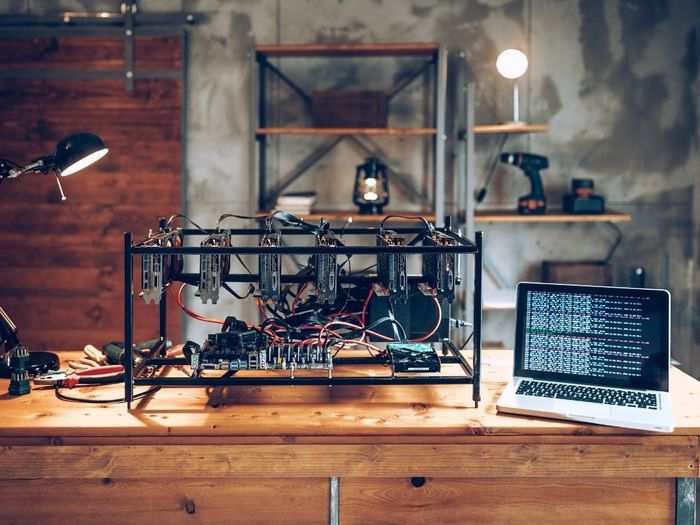 What is a Bitcoin mining ‘rig’?