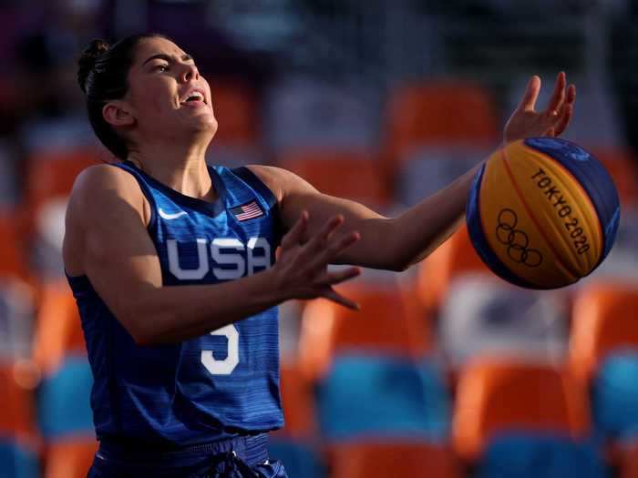 7/25: Kelsey Plum of Team USA goes after the ball during a Women