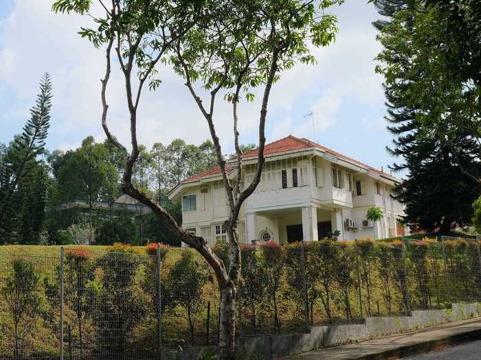 The old Saudi embassy was not the only run-down building I saw on Nassim Road. Several other homes also appeared to be empty.