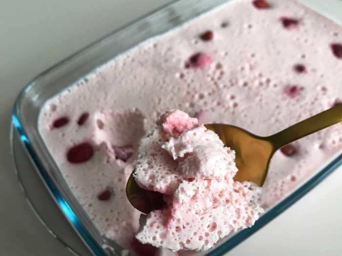 6. Berry mousse