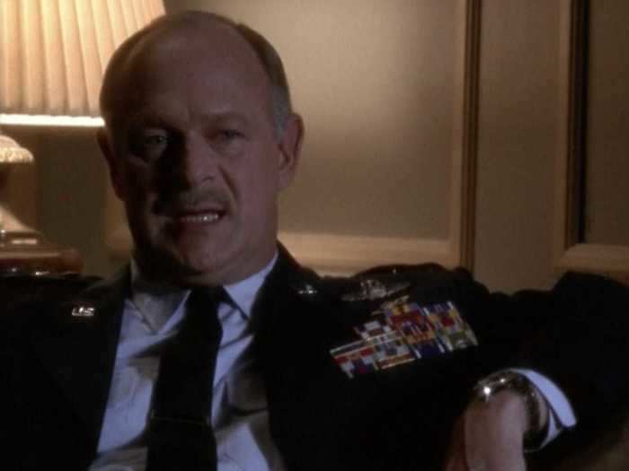 Gerald McRaney was in two episodes as US Air Force General Alan Adamle, an old friend of chief of staff Leo McGarry.