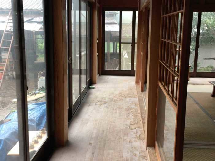 Running around the outside of the house was a hallway known as an engawa, which is similar to an enclosed porch or sunroom.