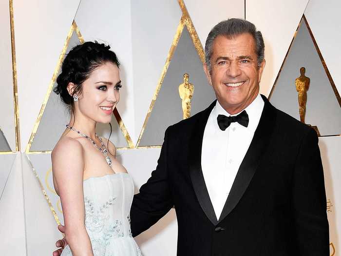 Mel Gibson and Rosalind Ross are more than 34 years apart.