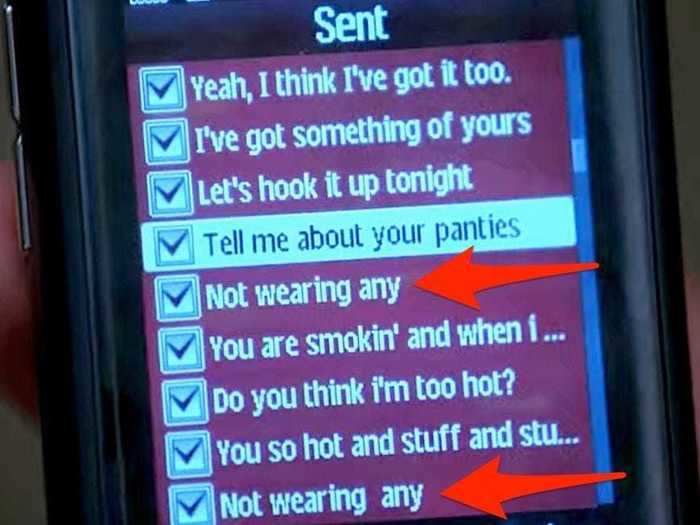 The sexts between Puck and Santana repeat.