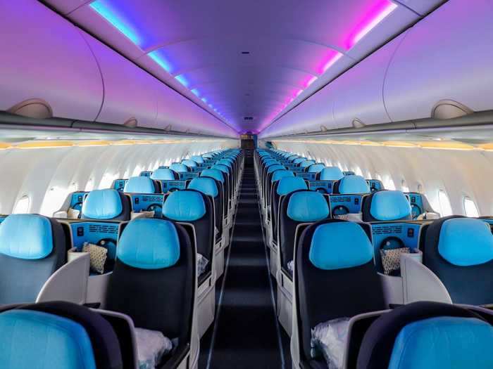 A total of 76 business class seats comprise the single cabin, spanning a mere 20 rows.