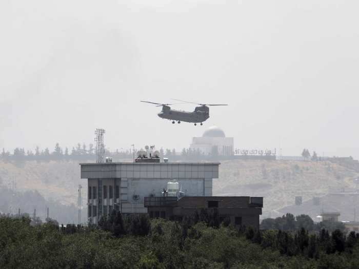 Helicopters are evacuating staff from the US embassy in Kabul as the Taliban enter the Afghan capital 