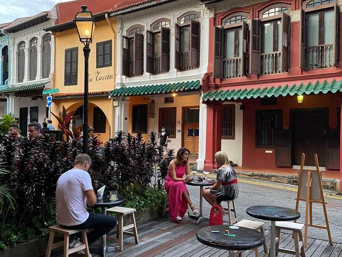 Toward the other end of Emerald Hill near Orchard Road, some of the historic buildings have been transformed into cocktail or wine bars.