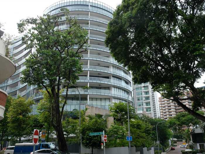 As it meets Cairnhill Road, Emerald Hill Road does have a few apartment buildings - and the apartments don