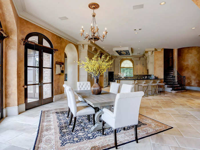 The breakfast area adjacent to the kitchen.