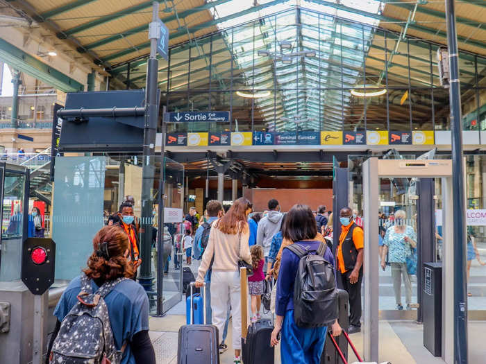 After alighting in Paris, we were free to walk right into the station as if we were getting off of a commuter train. Some passengers had their bags checked by customs but the majority walked right into Paris.