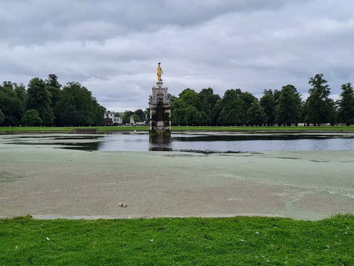 The park is home to the Diana Fountain, designed in 1637.