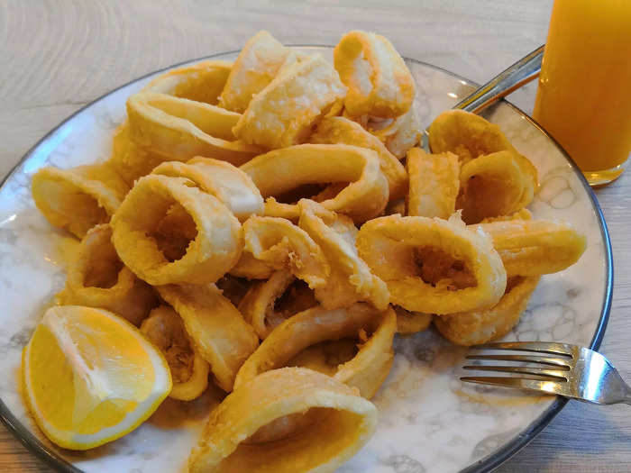 Fried calamari usually lacks flavor.