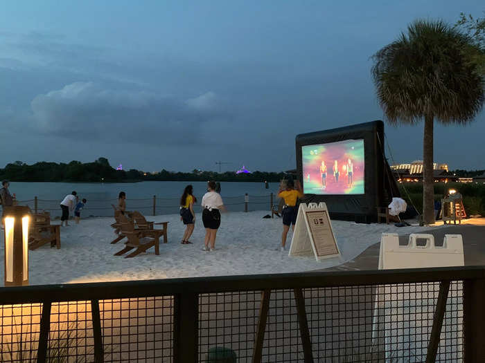 Some resorts also show movies under the stars in the evenings.