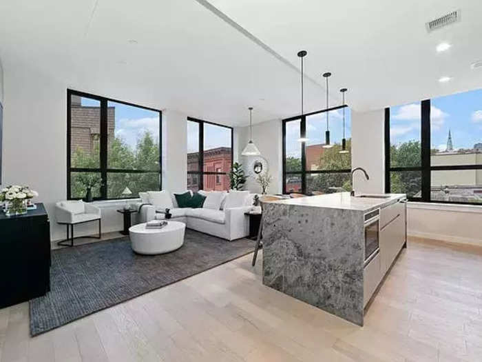 An 800-square-foot one-bedroom apartment is on sale for $1,075,000.