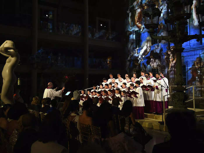 Performances that year included The Sistine Chapel Choir.