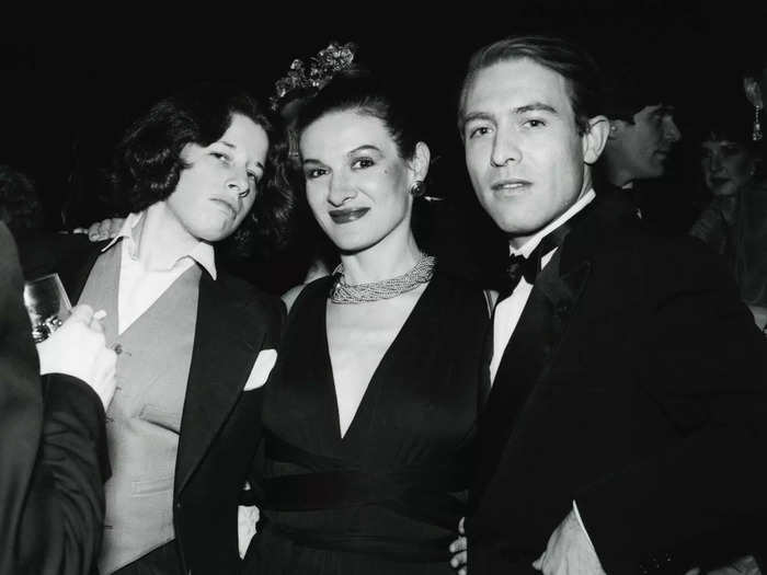 Famous attendees have often posed for pictures inside. Fran Lebowitz, Paloma Picasso, and her husband Rafael Lopez-Sanchez did so in 1980.