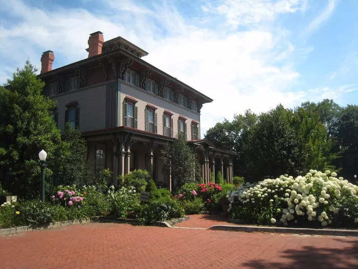 NEW JERSEY: The Southern Mansion in Cape May