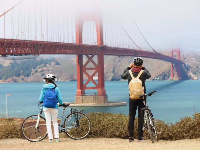 Explore San Francisco like the locals do: on two wheels.