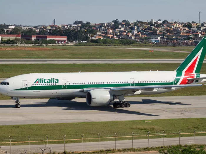 The successor plans to purchase 52 of Alitalia