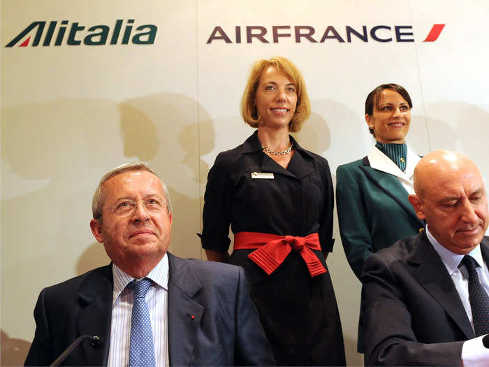 This Alitalia began operations in 2009, with Air France-KLM soon coming back into the picture taking a 25% stake from CAI.