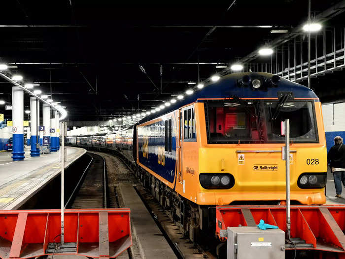 I boarded a Caledonian Sleeper luxury train at London Euston station, where I had access to a private lounge with drinks and snacks. I was headed to Edinburgh, Scotland.