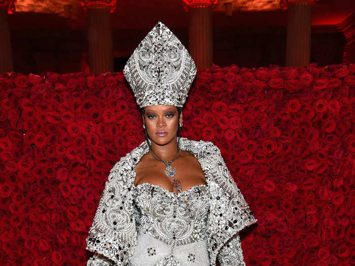 For the 2018 "Heavenly Bodies" event, Rihanna wore an outfit inspired by the pope.