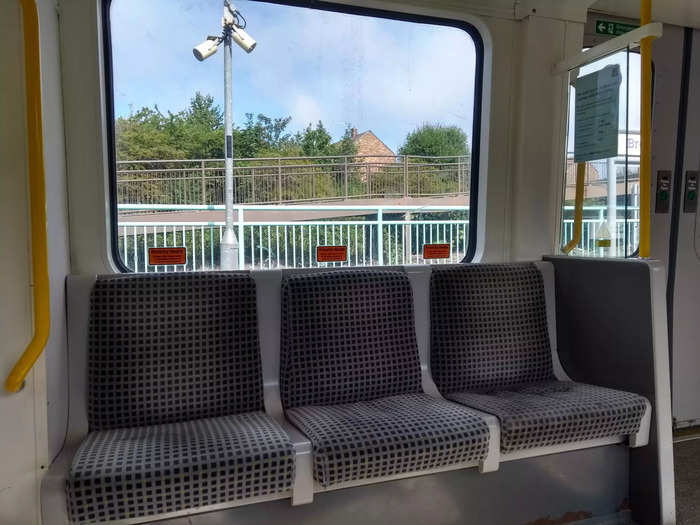 The Metro carriages were surprisingly clean for public transport. Though there were no trash cans onboard, the only litter I really spotted was old newspapers people had left on the seats for other travelers.