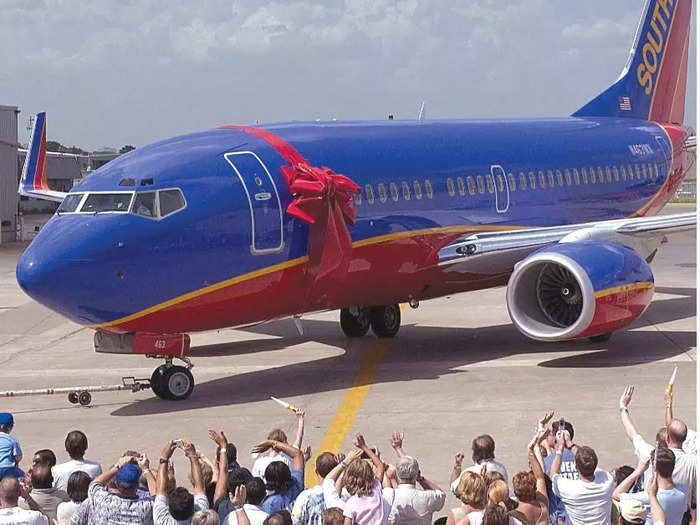 At the turn of the century, Southwest revealed the livery that most people know today. The Canyon Blue color scheme debuted in January 2001.